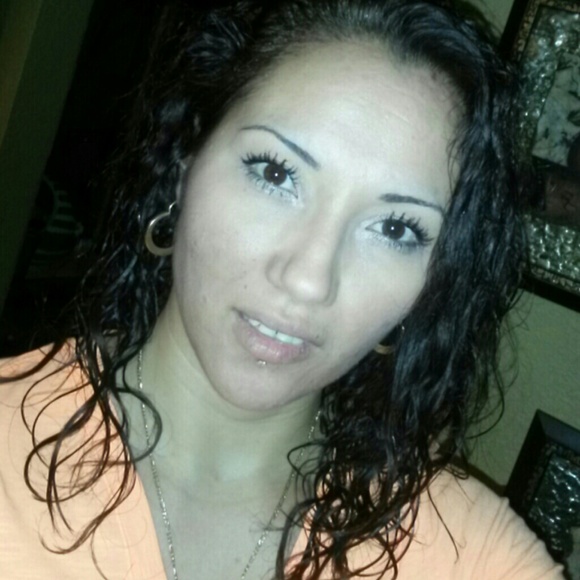 Profile Picture of Candelaria Sanchez (@coqui0283) on Poshmark