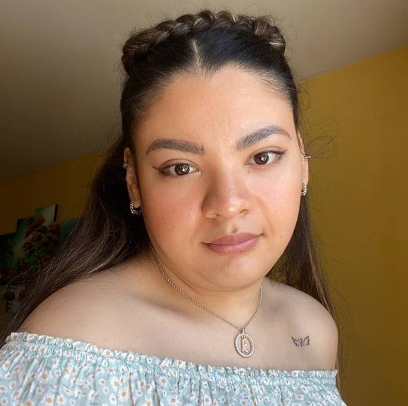 Profile Picture of Kimberly Cuadrado (@kim01998) on Poshmark