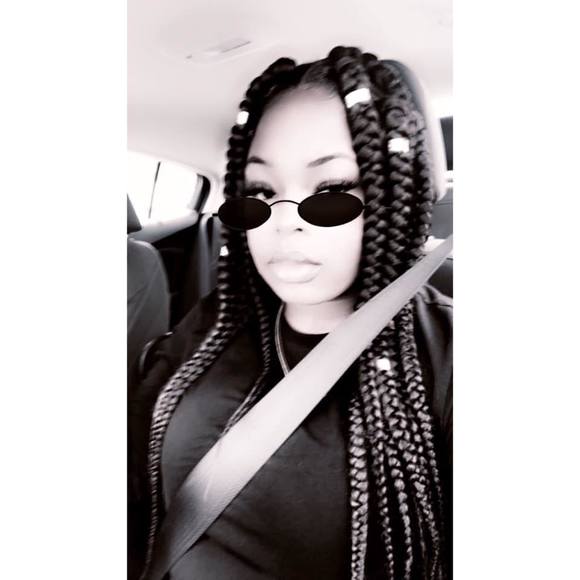 Profile Picture of Dinero Dinero (@nikkydane) on Poshmark