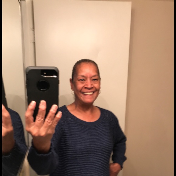 Profile Picture of Juanita Posley (@mosesoliver) on Poshmark