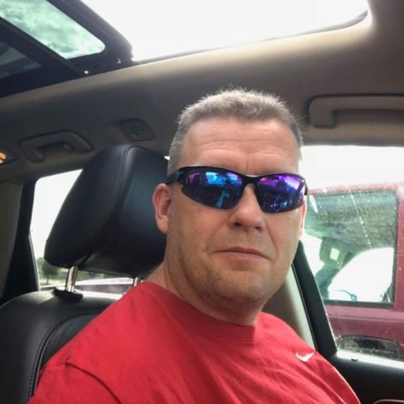 Profile Picture of James Bates (@jbates3286) on Poshmark