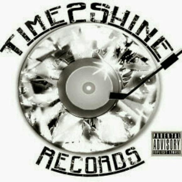 Marie Sheilds - Poshmark Profile Picture of Marie Sheilds (@hdufuyig) on Poshmark