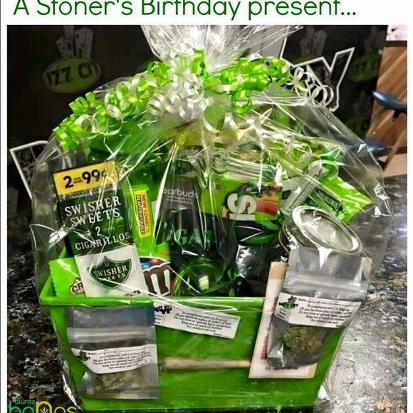 Profile Picture of Jerryn Allen (@babyjay900) on Poshmark