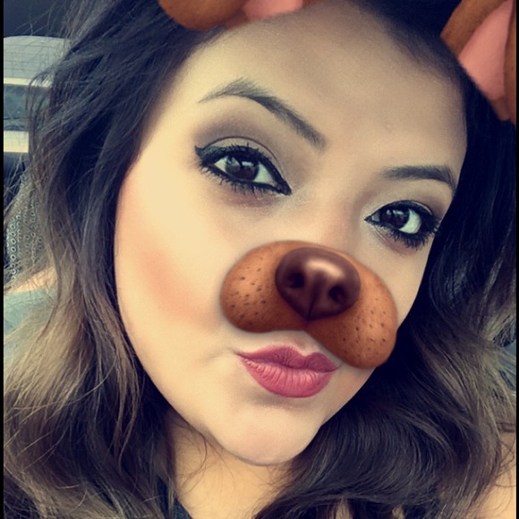 Profile Picture of Crystal Ramos (@crystalramos_09) on Poshmark