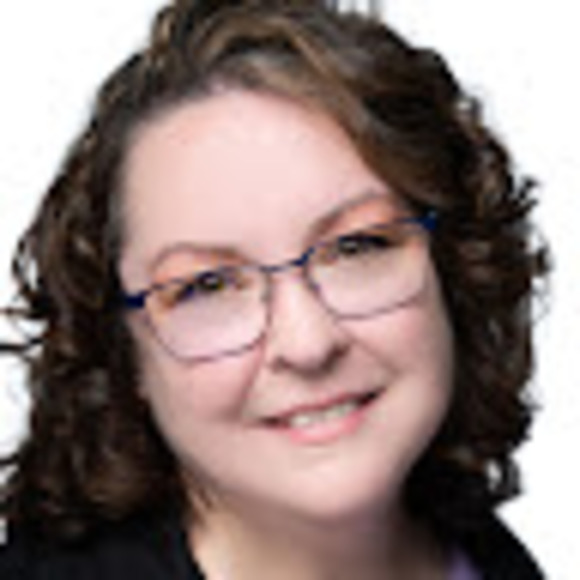 Profile Picture of Jennifer Benson (@jenniferdbenson) on Poshmark