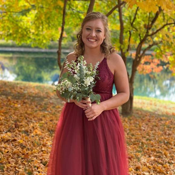 Profile Picture of Michaela Levell (@michaelalevell) on Poshmark