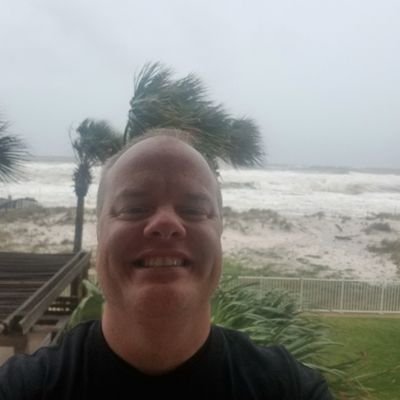 Profile Picture of John Huey (@Jehuey692) on Twitter