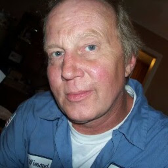 Profile Picture of Bob Wise (@cwiesand) on Poshmark