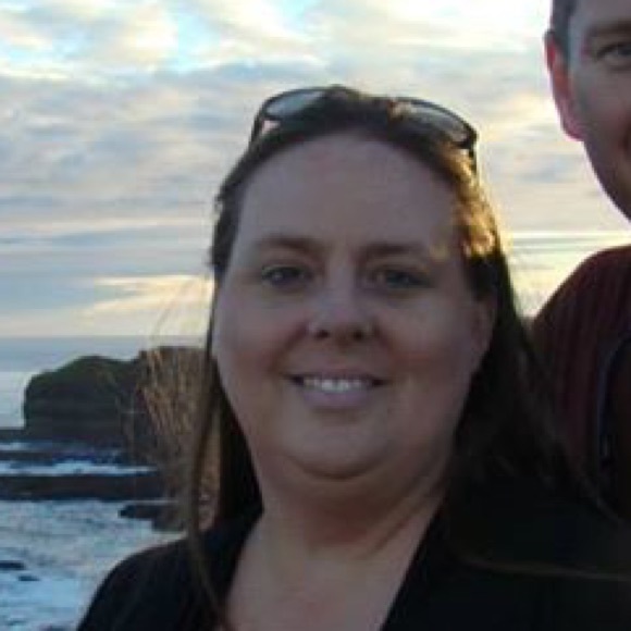 Profile Picture of Vicki Hobbs (@vhobbs6) on Poshmark