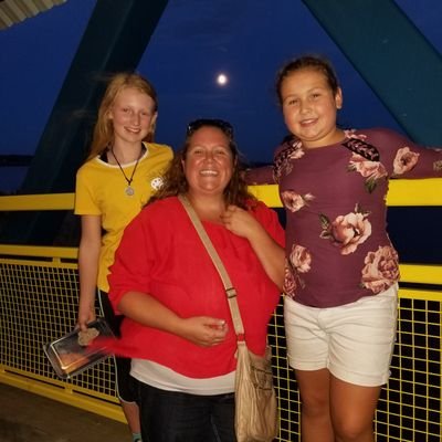 Profile Picture of Amanda Logue (@AmandadLogue) on Twitter