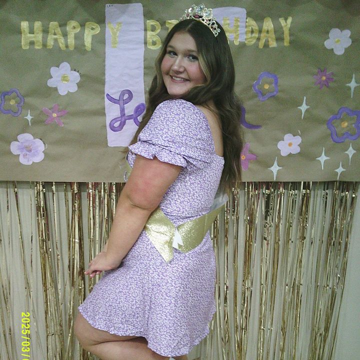 Profile Picture of l e i g h a (@leighanichols1) on Tiktok