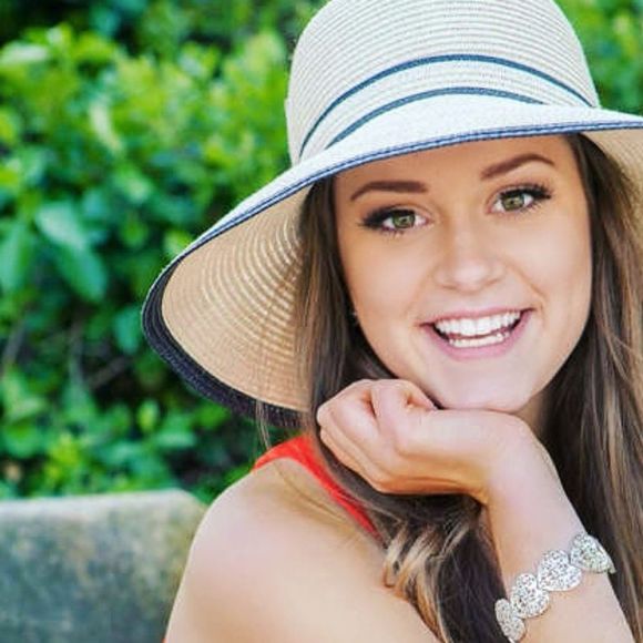 Profile Picture of Salem Grody (@salem52099) on Poshmark