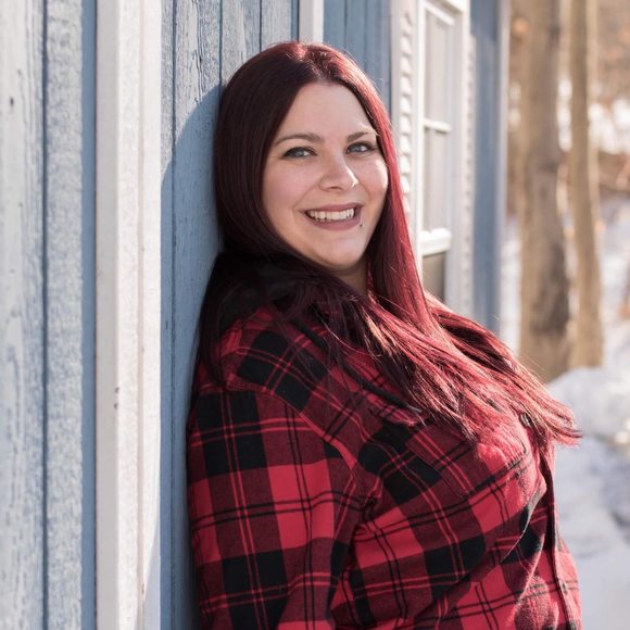 Profile Picture of Catherine Schmaling (@cschmal89) on Poshmark