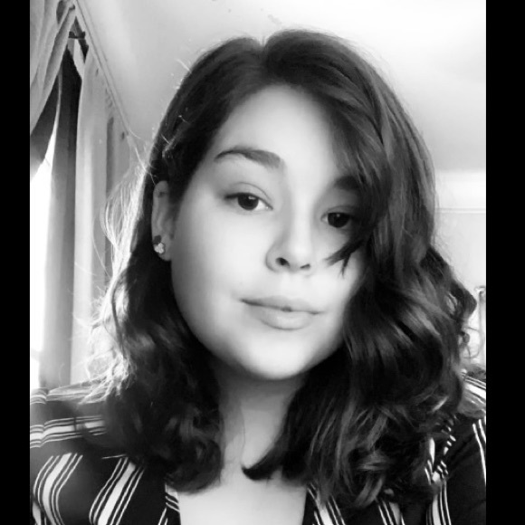 Profile Picture of Savannah Asbury (@salty_savvy) on Poshmark