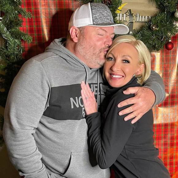 Profile Picture of Larissa Freeman (@lering01) on Poshmark