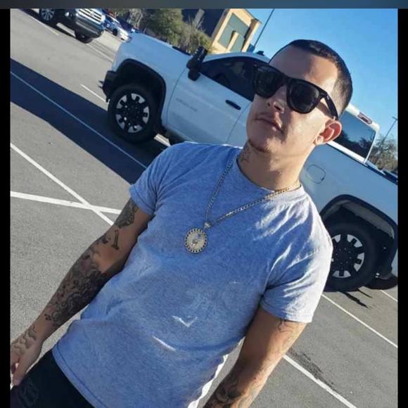 Profile Picture of David Falzone (@chrisfalzone64) on Poshmark