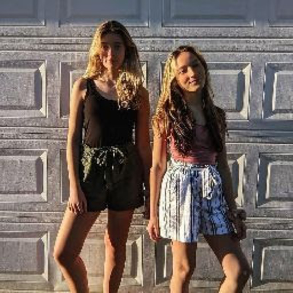 Profile Picture of Mena Brechbill (@12pibrechbill) on Poshmark
