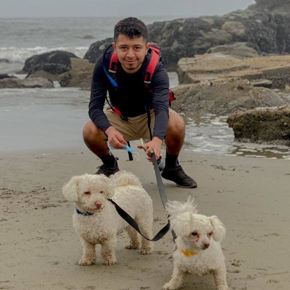 Profile Picture of Bryan Alvarado (@bryan647) on Poshmark