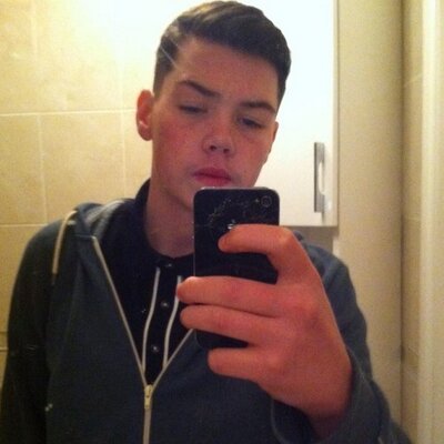 Profile Picture of Andrew Moores (@AndyMooress) on Twitter