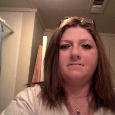 Profile Picture of Chrissy Thompson (@flowermomof2) on Twitter