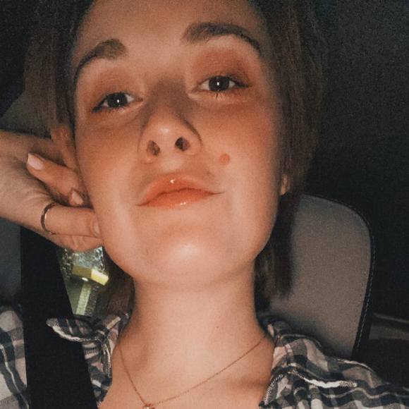 Profile Picture of Chloe Hays (@chays707) on Poshmark