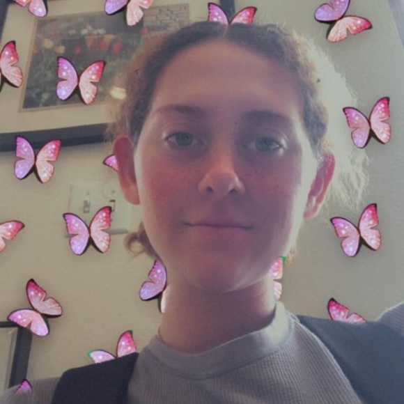 Profile Picture of Mackenzie Sutton (@mackenziesut855) on Poshmark