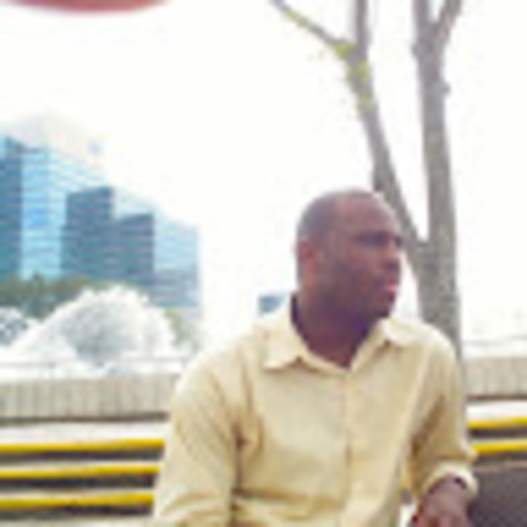 Profile Picture of Dwight Lester (@dwight1046) on Poshmark