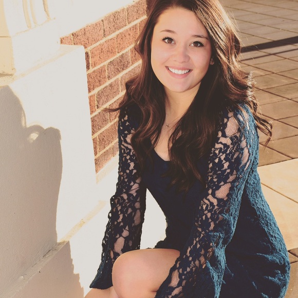 Colette Sims - Poshmark Profile Picture of Colette Sims (@coletteteressa) on Poshmark