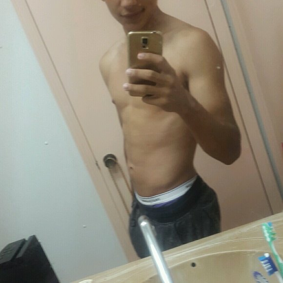 Profile Picture of Alexander Lizama (@lizama51) on Poshmark