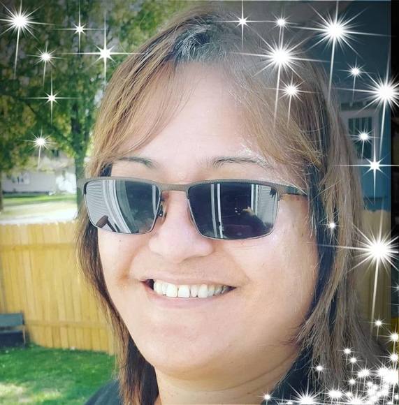 Profile Picture of Dayna Sanchez (@daynaksanchez) on Poshmark