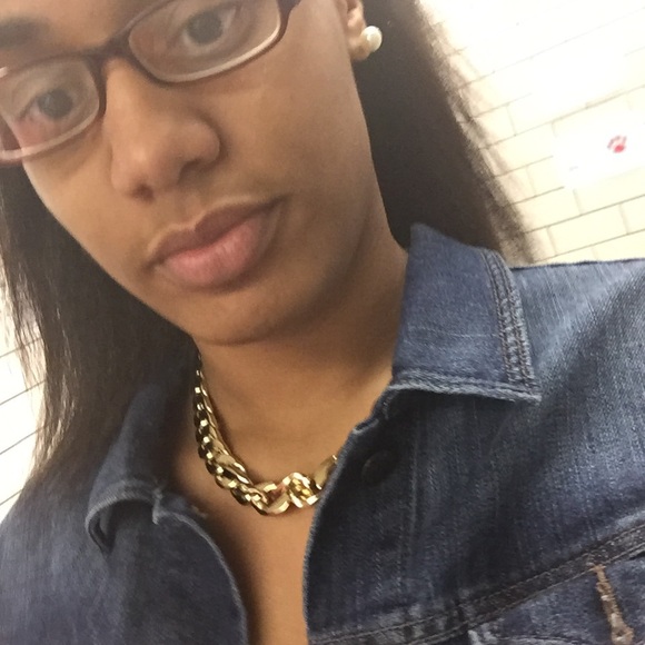 Profile Picture of Taylor Calder (@xoxotaymarie) on Poshmark