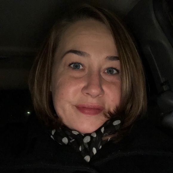 Profile Picture of Lindsey Fintel (@ljf_82) on Poshmark