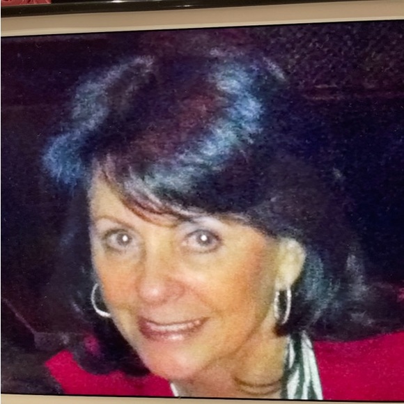 Profile Picture of A Damele (@arlenedamele) on Poshmark