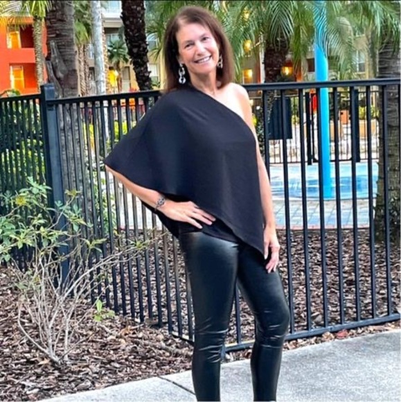 Profile Picture of Sonia Gauthier (@philetsonia) on Poshmark