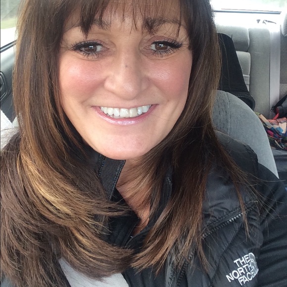 Profile Picture of Sherry Poukish (@sherrypoukish) on Poshmark
