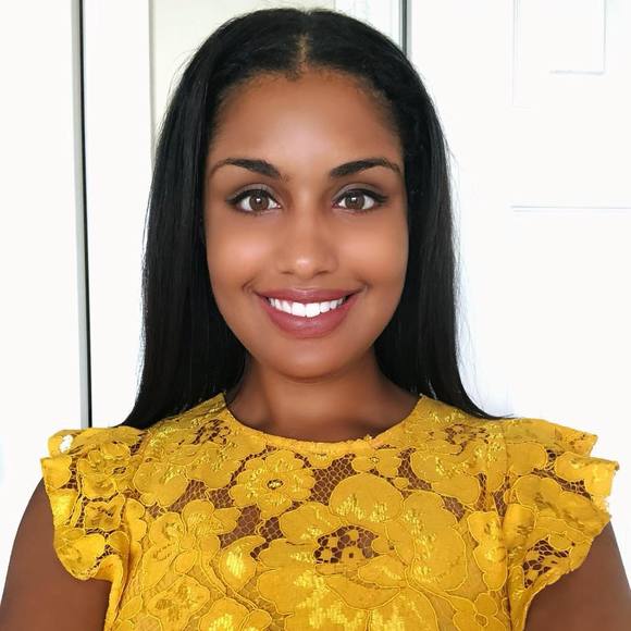 Profile Picture of Khadeeja Allette (@khadeejaallette) on Poshmark