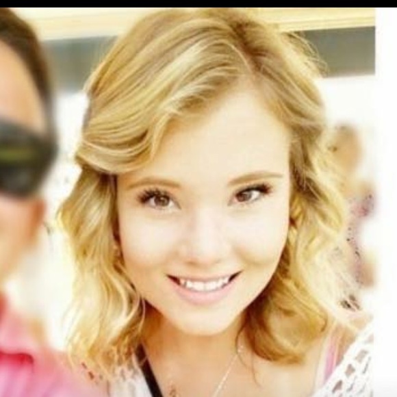 Profile Picture of Sam Shields (@slsx77) on Poshmark