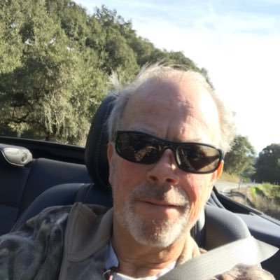 Profile Picture of Dennis (@dennislafont) on Twitter