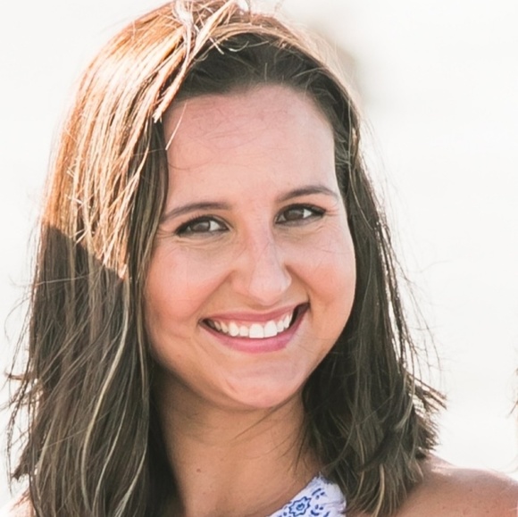 Profile Picture of Danielle Wolfson (@dwolfson88) on Poshmark
