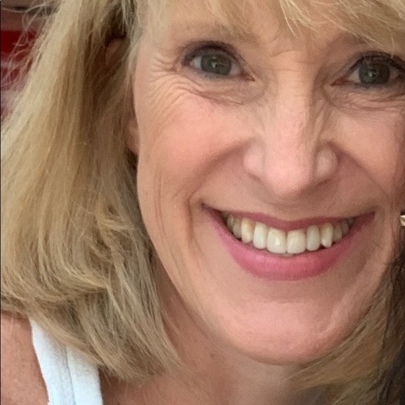 Profile Picture of Susan Mike (@susan_mike) on Poshmark