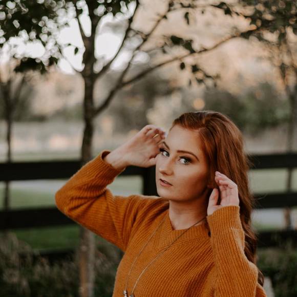 Profile Picture of Jenna Meffert (@jennameffert) on Poshmark