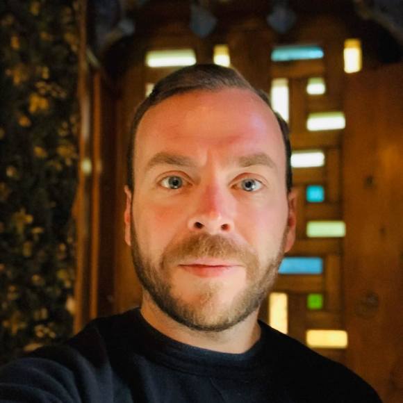 Profile Picture of Christopher Arnoldt (@c_arnoldt) on Poshmark