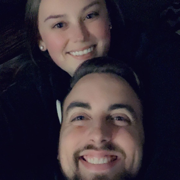 Profile Picture of Amanda Chrzanowski (@atchrzanowski) on Poshmark