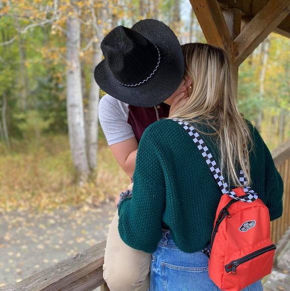 Profile Picture of Jade Rémillard (@jadocaramello) on Poshmark