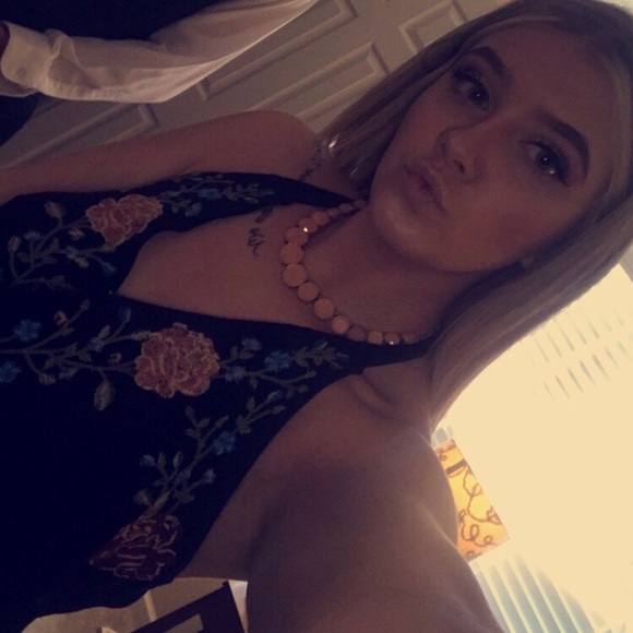 Maddy Sparks - Poshmark Profile Picture of Maddy Sparks (@radsmads) on Poshmark