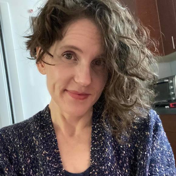 Profile Picture of Ella Maurstad (@ellamaurstad) on Poshmark