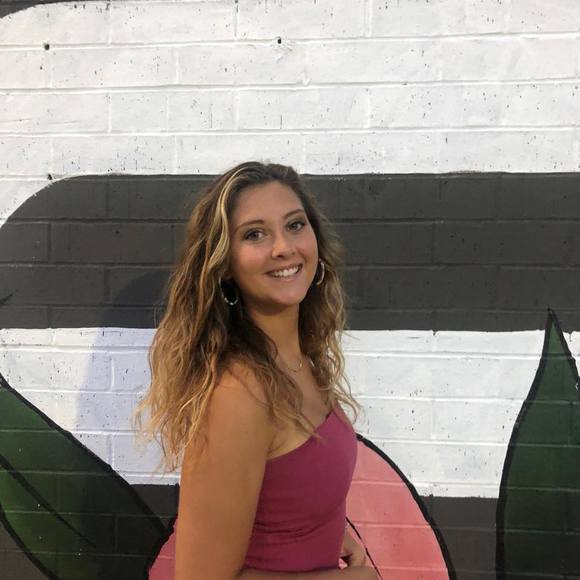 Profile Picture of Tehya Valenta (@tehya713) on Poshmark