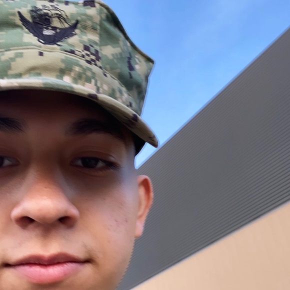 Profile Picture of Andrew Salazar (@andrew5345) on Poshmark