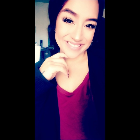 Profile Picture of Angelica Guzman (@agg921012) on Poshmark