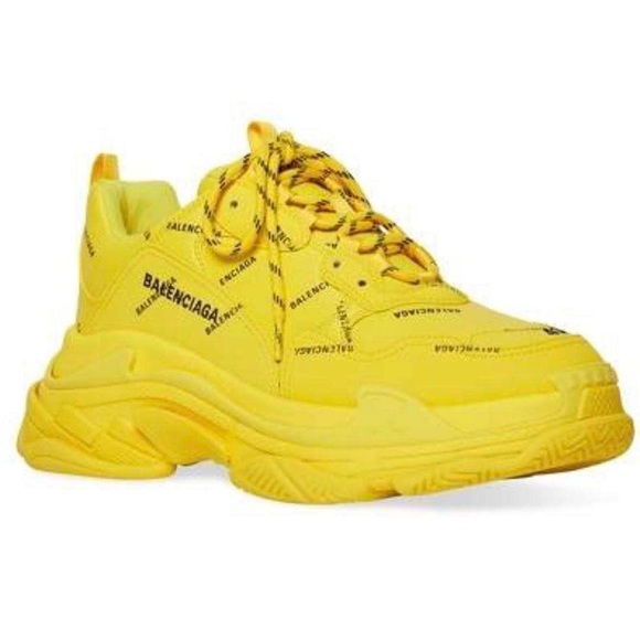 Profile Picture of Yang Min (@bygrace111) on Poshmark